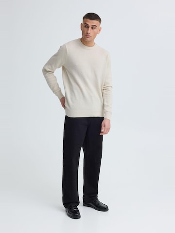 !Solid Pullover in Beige