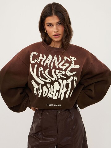 Studio Amaya Trui 'Change' in Bruin