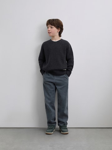 Scalpers Sweater in Grey: front