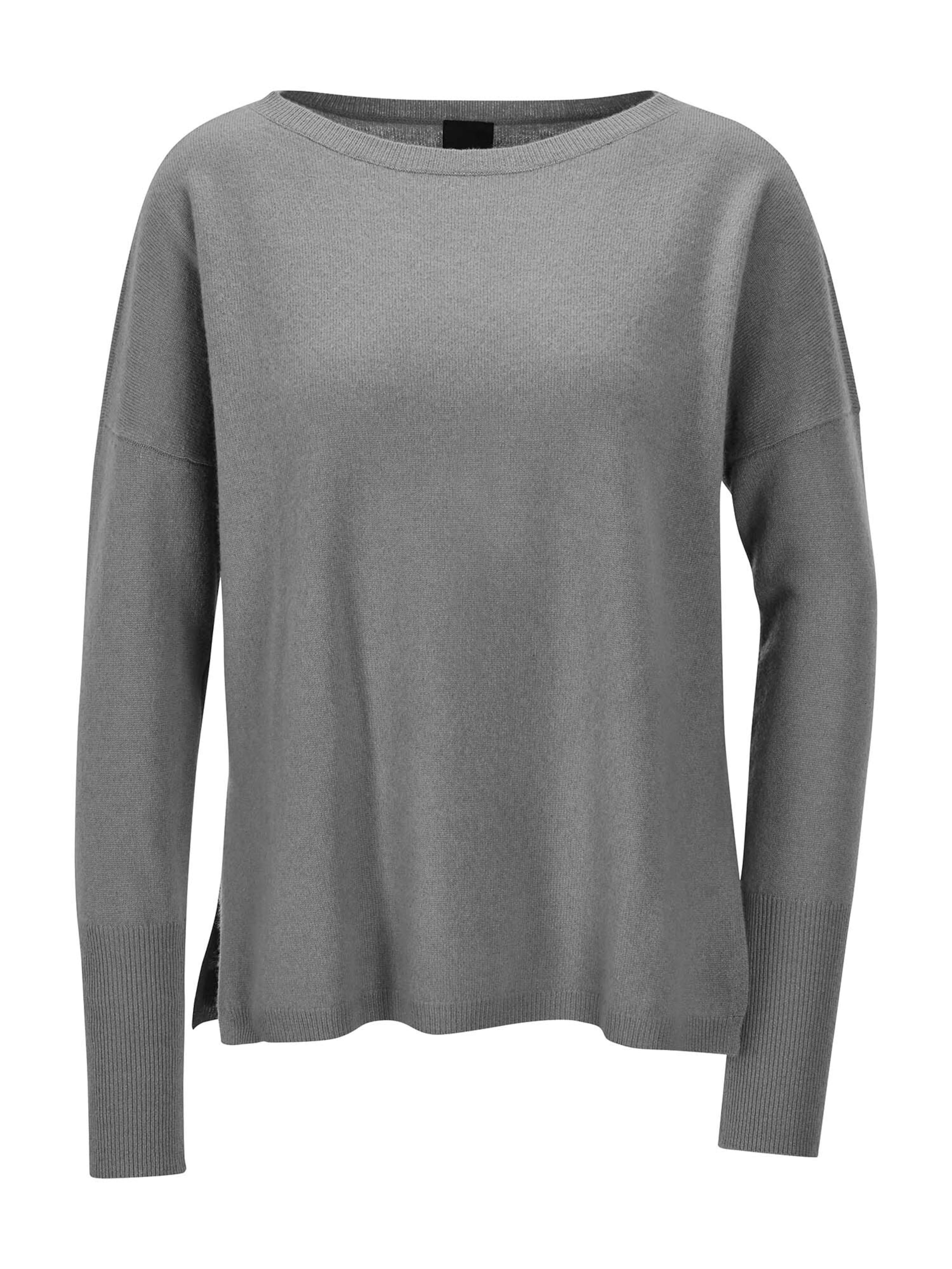 MADELEINE Pullover in Grau: Vorderseite