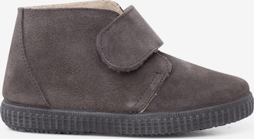 Pisamonas Stiefel in Grau: Vorderseite