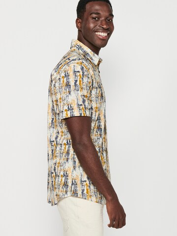 geltona KOROSHI Priglundantis modelis Marškiniai