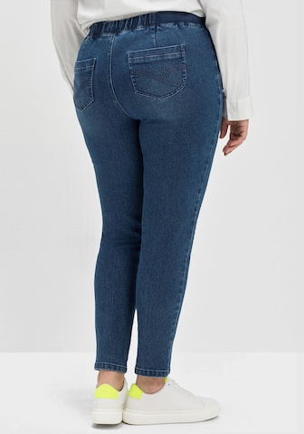 SHEEGO Slimfit Jeans i blå