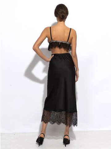 JIORO Rok 'ESSENTIALS' in Zwart