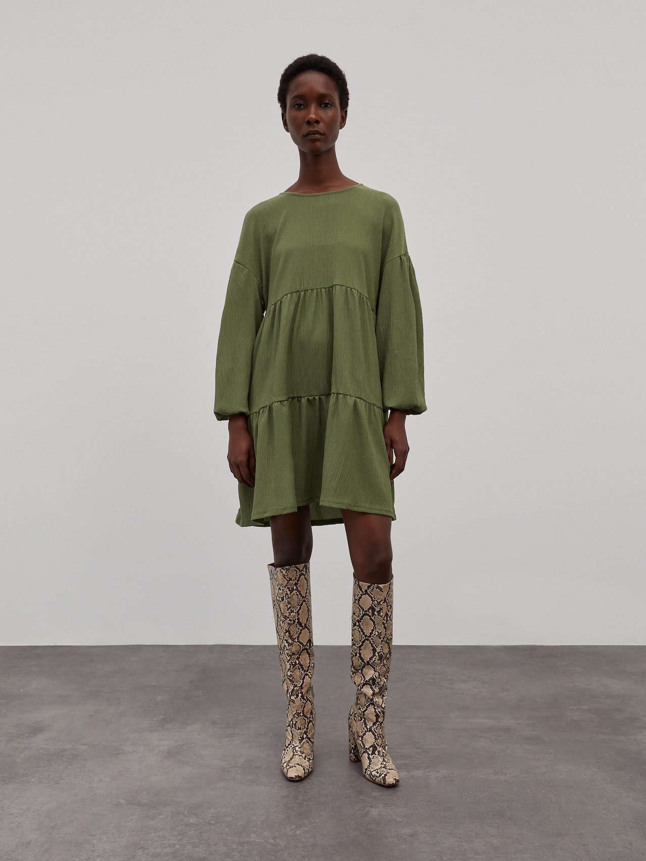 EDITED Produits Robe 'Deike' olive