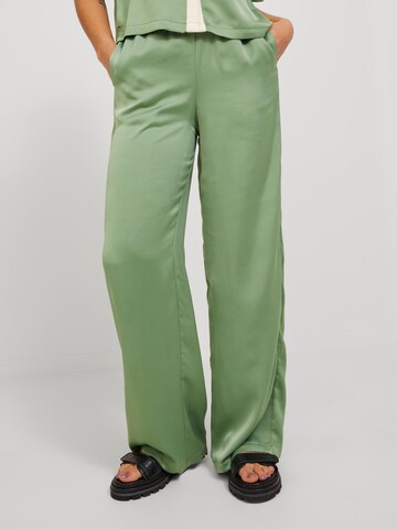 Loosefit Pantaloni 'Kira' di JJXX in verde: frontale