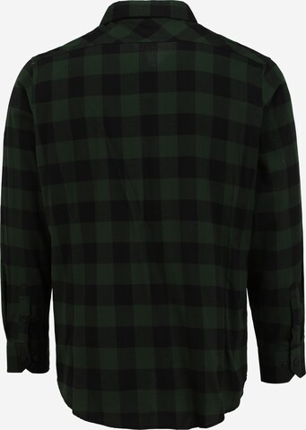 Urban Classics - Ajuste regular Camisa en verde