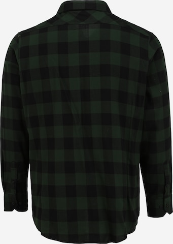 Urban Classics Regular fit Button Up Shirt in Green