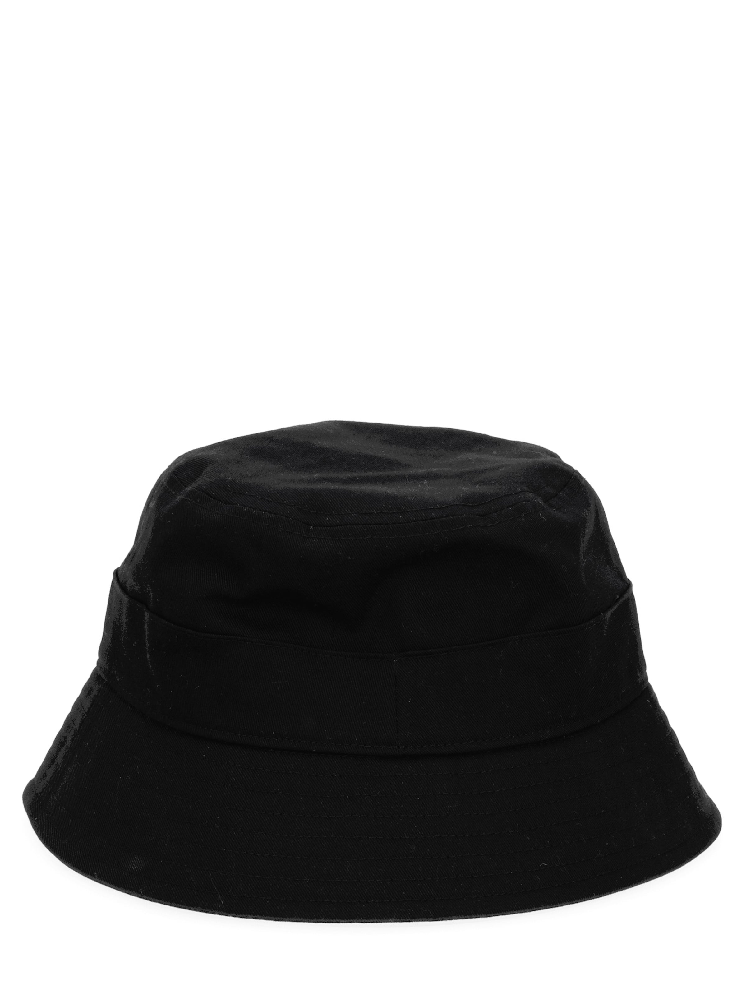 FC BAYERN MÜNCHEN Sports Hat 'Family Things' in Black