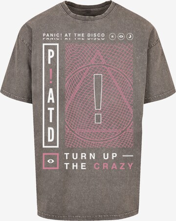 F4NT4STIC Shirt 'Panic At The Disco Turn Up The Crazy' in Grijs: voorkant