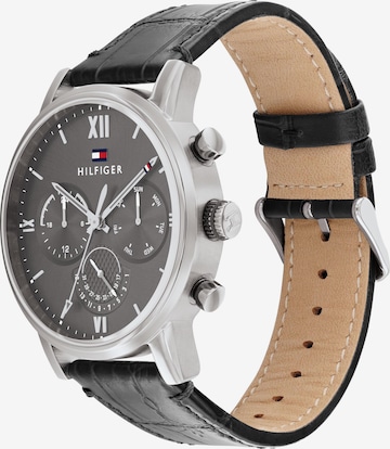 TOMMY HILFIGER Uhr in Schwarz