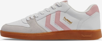 Baskets basses Hummel en blanc : devant