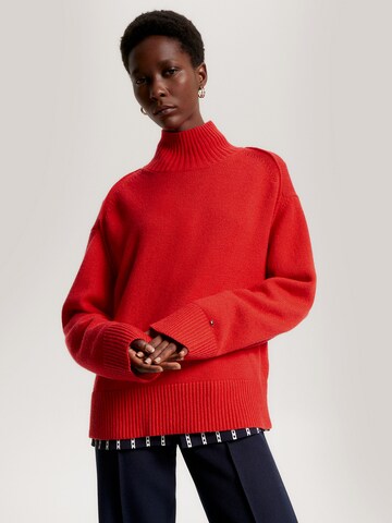 Pull-over TOMMY HILFIGER en rouge : devant