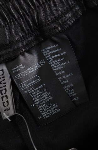 H&M Shorts in L in Black