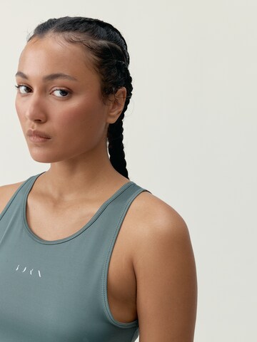 Born Sporttop 'Daila 2.0' in Groen