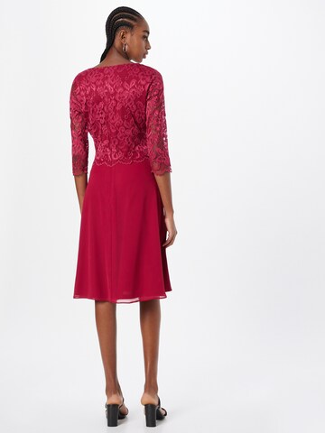 Robe de cocktail Vera Mont en rouge