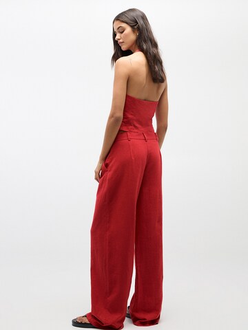 Pull&Bear Loose fit Pleat-Front Pants in Red