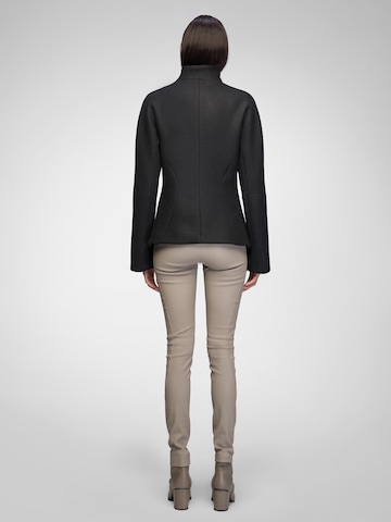V S P - Chaqueta de invierno 'Leticia' en negro