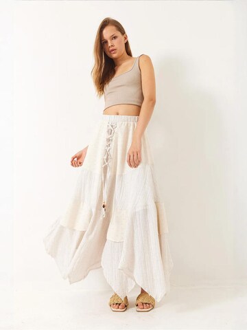 Bianco Lucci Skirt in White