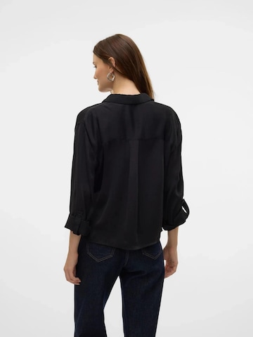 VERO MODA Blouse in Black