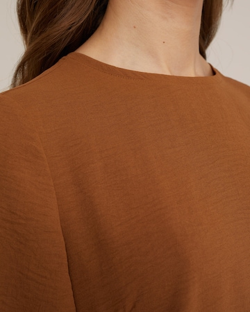 Camicia da donna di WE Fashion in marrone
