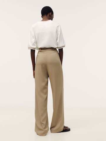 Kendall for ABOUT YOU Loose fit Pleat-front trousers 'Ruby' in Beige