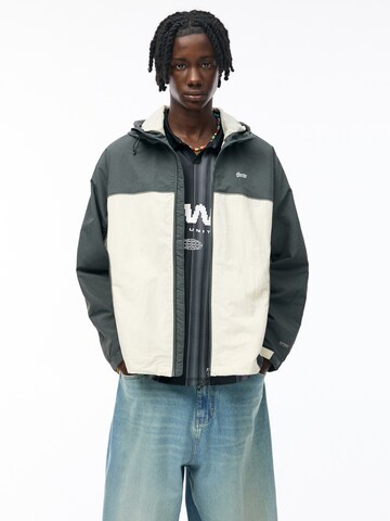 Pull&Bear Jacke in Grau: Vorderseite