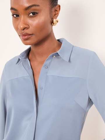 Lipsy Blouse in Blauw