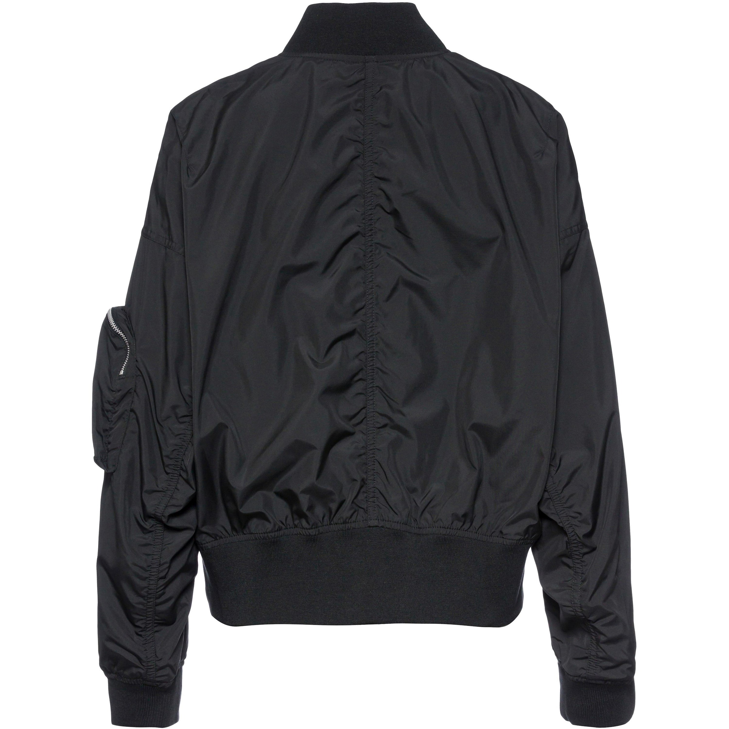 Nike Sportswear Jacke 'Essential' in Schwarz