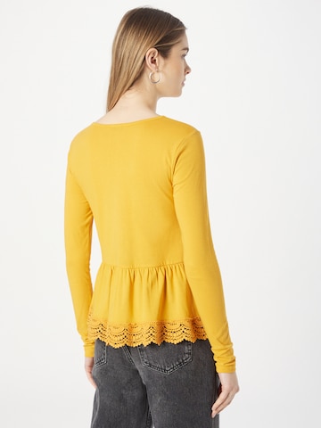 ABOUT YOU - Camisa 'Cora' em amarelo