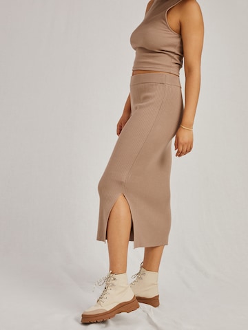 A LOT LESS Skirt 'Gigi' in Beige: front