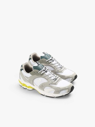 Scalpers Sneakers 'Throne' in White