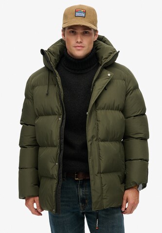 Superdry Pet in Bruin: voorkant