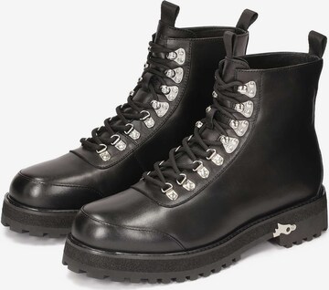 Kazar Studio - Botas com atacadores em preto: frente