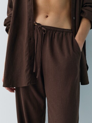 Pull&Bear Wide Leg Bukser i brun