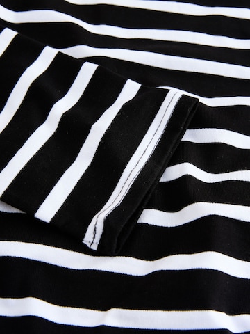 T-shirt Next en noir