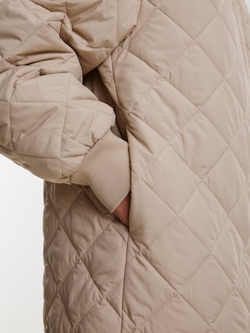 EDITED Between-Seasons Coat 'Juno' in Beige