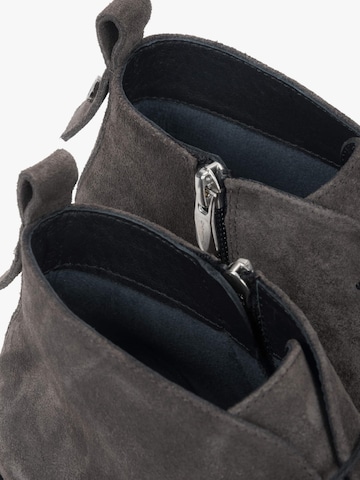 Estro Enkellaarsje '54-5836' in Bruin