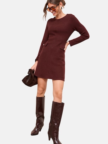 Friends Like These - Vestido de punto en rojo: frente
