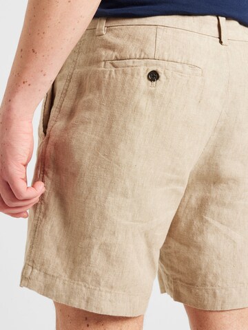 Banana Republic Regular Chino in Beige