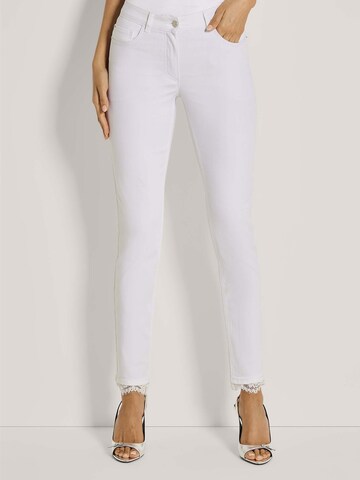 MADELEINE Slimfit Jeans in Weiß: Vorderseite