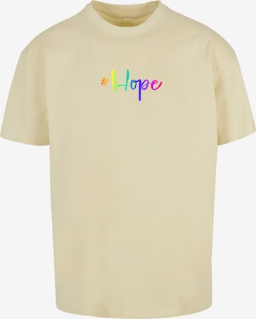 Merchcode Shirt 'Hope Rainbow' in Geel: voorkant