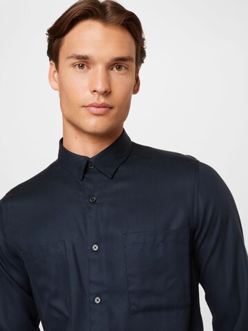 Coupe regular Chemise 'Smart' BURTON MENSWEAR LONDON en bleu