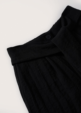 MANGO Loose fit Pleat-Front Pants 'tomasa' in Black