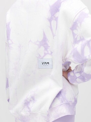 ABOUT YOU x VIAM Studio Bluzka sportowa 'SELENA' w kolorze fioletowy