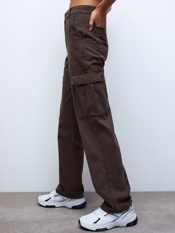 Pull&Bear Loose fit Cargo Pants in Brown