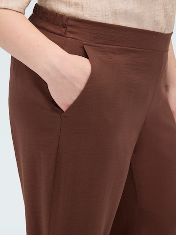 Wide leg Pantaloni di Fiorella Rubino in marrone