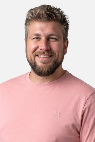 Men Plus Shirt in Pink
