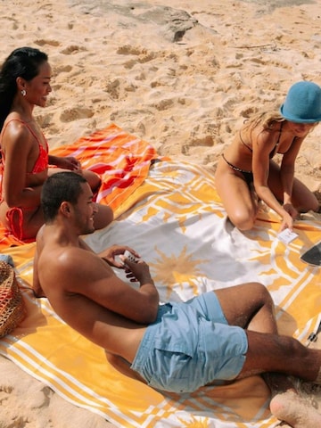 woodsandwaves - Toalla de playa 'Eternal Sun' en amarillo