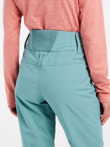 PROTEST Regular Sporthose 'CINNAMON' in Grün